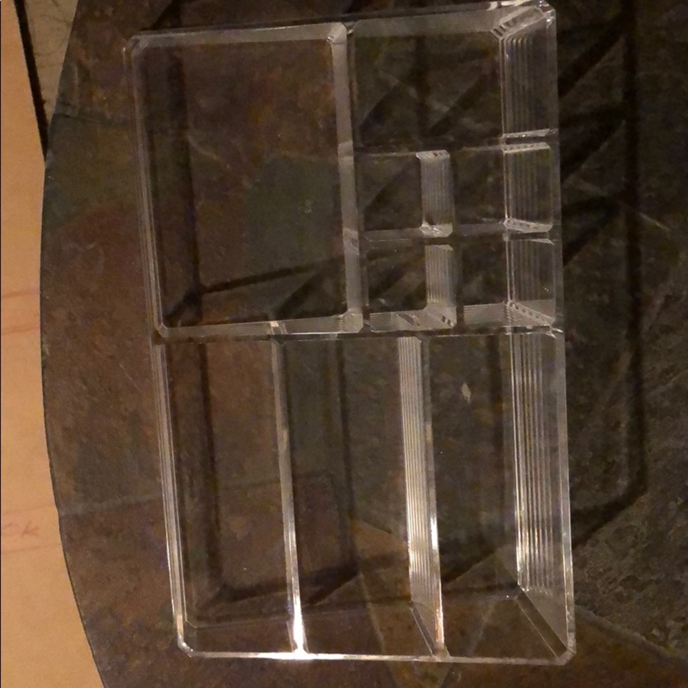 Makeup tray